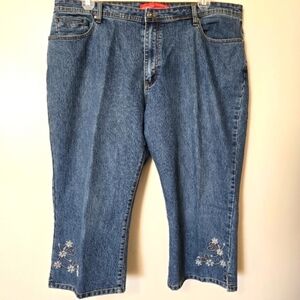 NWOT Cosmopolitan Jeanswear Capris Women's Plus Size 22 Embroidered Hem Pockets